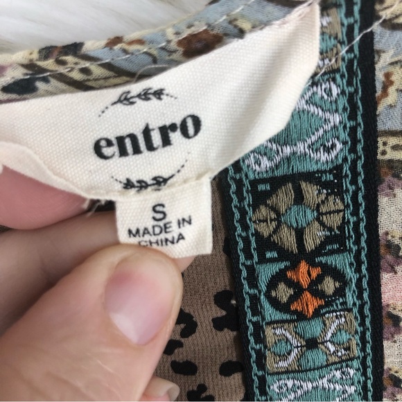 Entro Animal & Floral Print Blouse with Balloon Poet Sleeves, Smocked Wrist, S - Picture 7 of 7